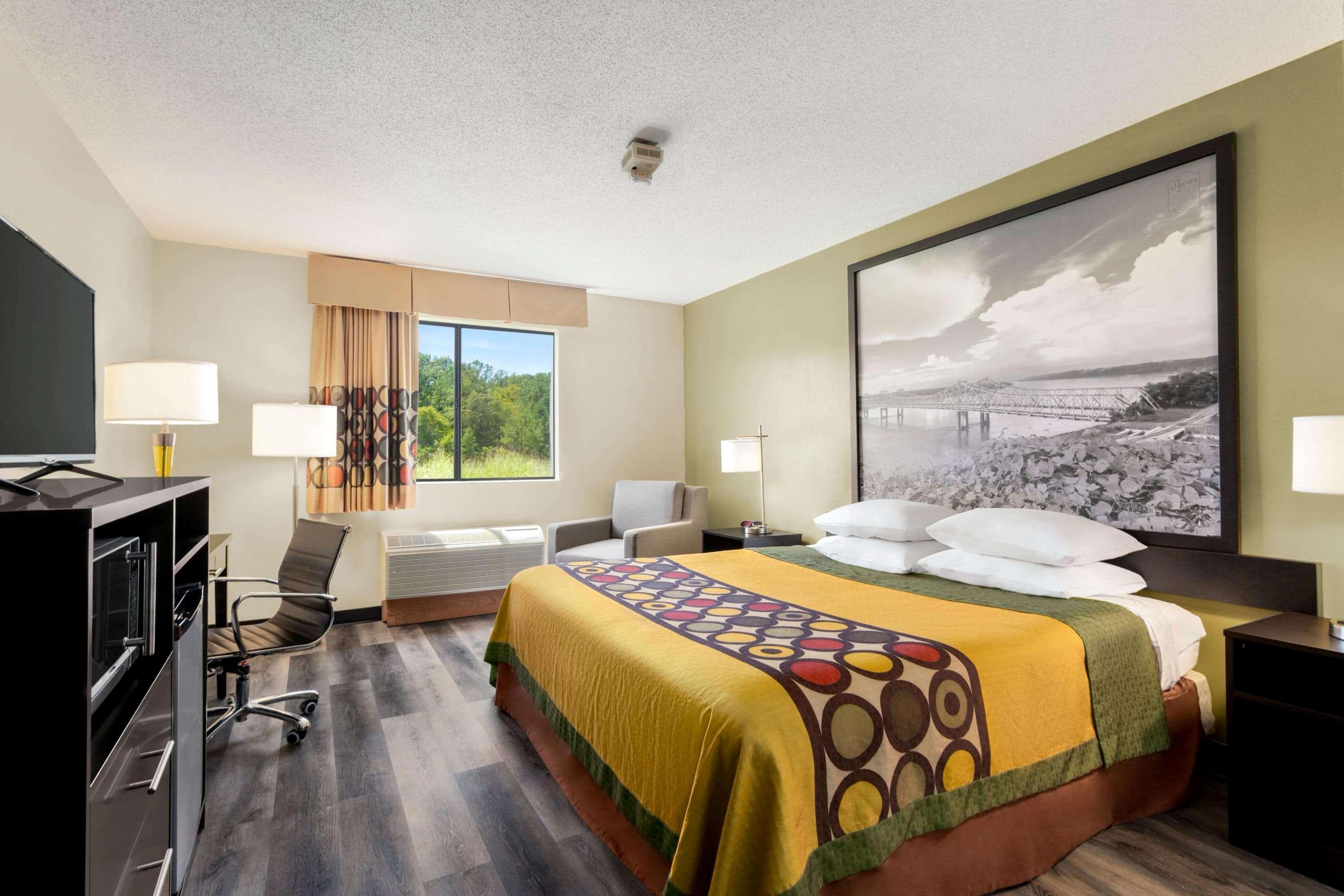 Super 8 By Wyndham Clinton Hotel Екстериор снимка