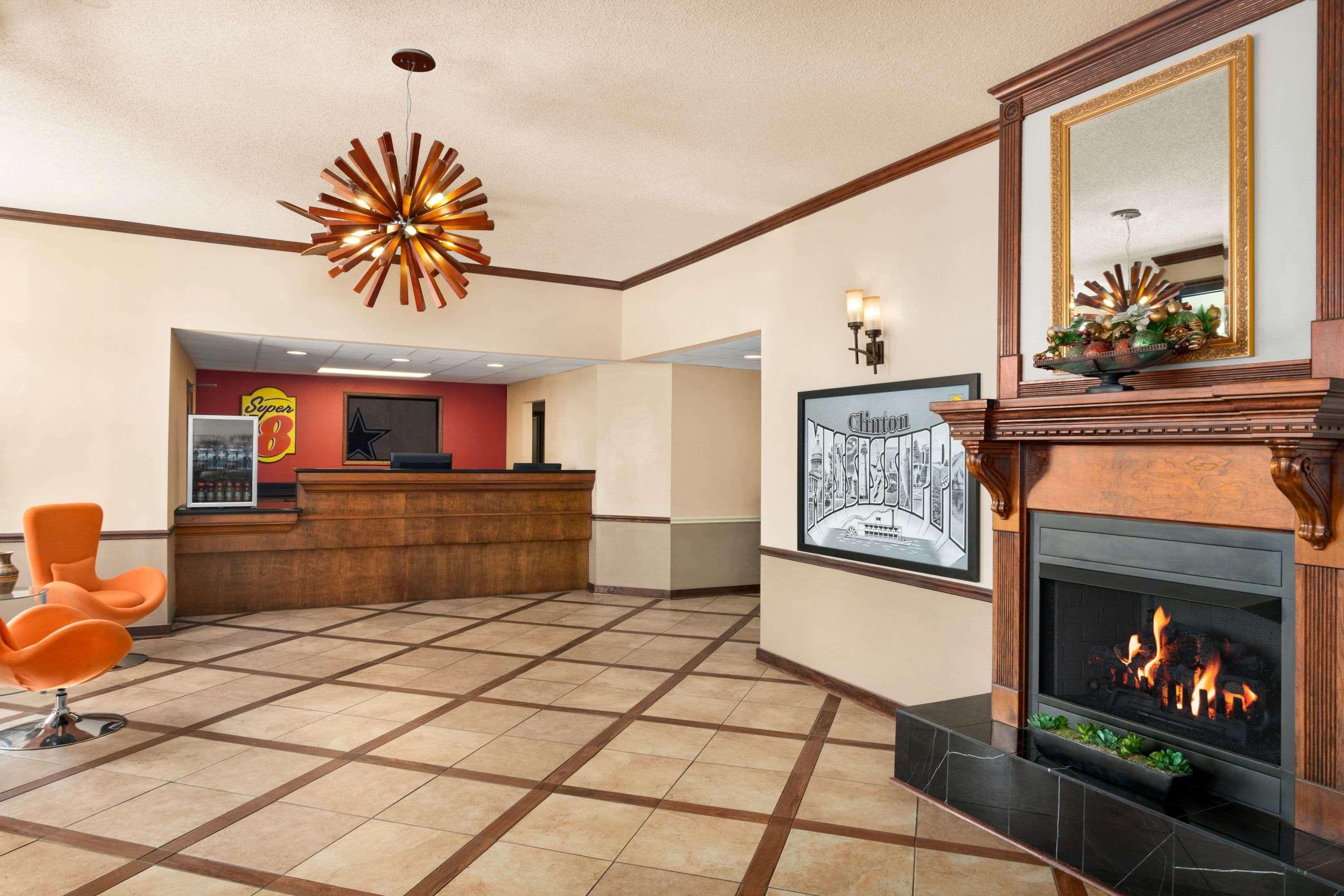 Super 8 By Wyndham Clinton Hotel Екстериор снимка